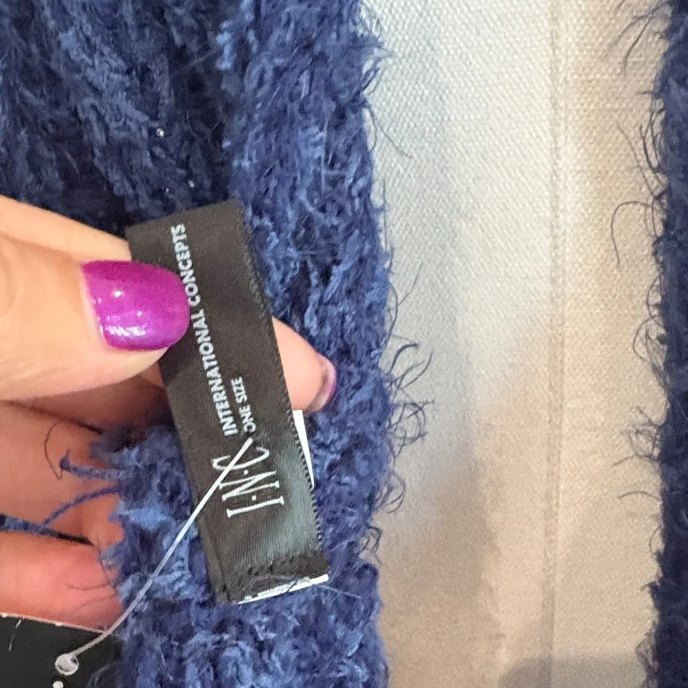 NEW I.N.C. Women's ONE SIZE Infinity Fluffy Dark Blue Cozy Winter Neck Scarf